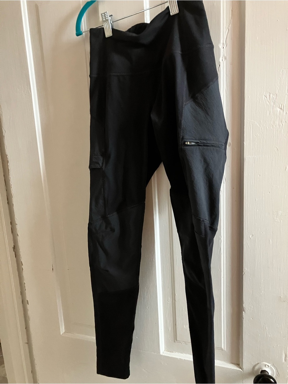 PRANA women’s  black leggings, reinforced knees and pockets